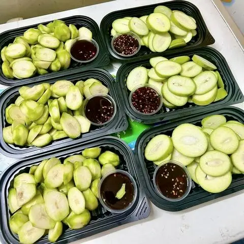 Hình ảnh Khay xoài bao tử kèm sốt chấm thần thánh