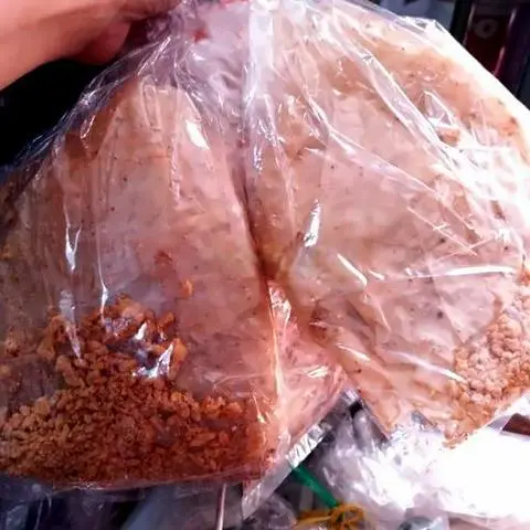 Hình ảnh 10 bịch bánh tráng muối tỏi - siêu cay