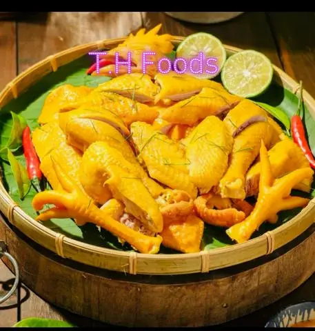 Hình ảnh 1 Con Gà Ủ Muối Chặt Sẵn 