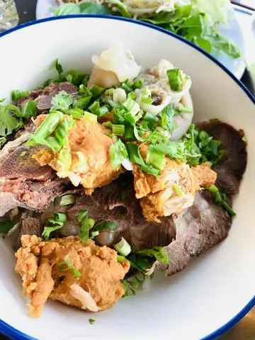 Hình ảnh Bún Bò Nạm Chả Cua