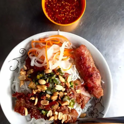 Hình ảnh Bún thịt nướng - nem