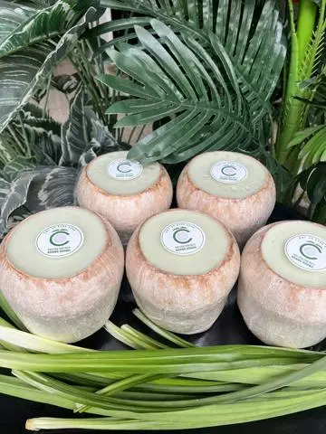 Hình ảnh Rau câu trái dừa vị lá dứa tự nhiên (600-650gr/ trái)