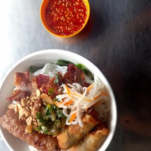 Hình ảnh Bún thịt nướng đặc biệt