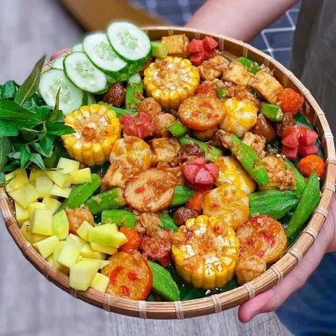 Hình ảnh Combo Cá Viên Chiên Sốt Cay Đặc Biệt MinMin - 12 Món