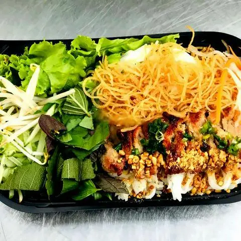 Hình ảnh Bún thịt nướng - bì thịt