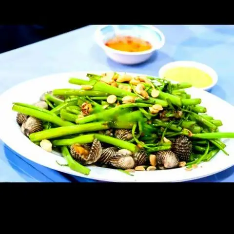 Hình ảnh sò huyết xào rau muốn