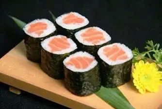 Hình ảnh M sushi cá hồi - Salmon maki