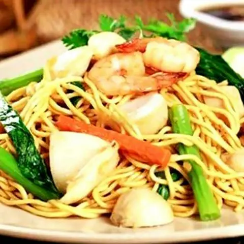 Hình ảnh Mì mềm xào trứng thịt