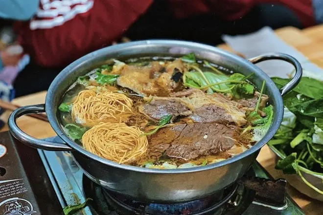 Hình ảnh Lẩu Bò Thập Cẩm Lớn Có Đuôi (4 người)