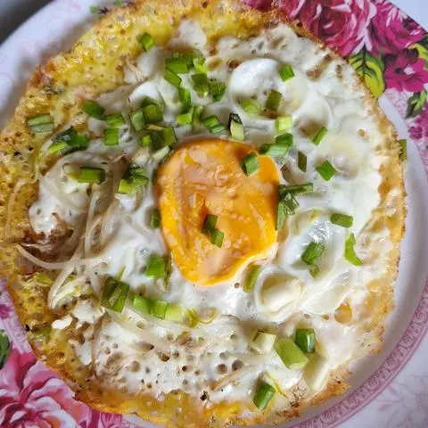 Hình ảnh Bánh Xèo Trứng Ốp La (Giòn)