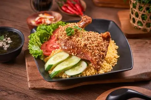Hình ảnh Cơm gà mắm tỏi