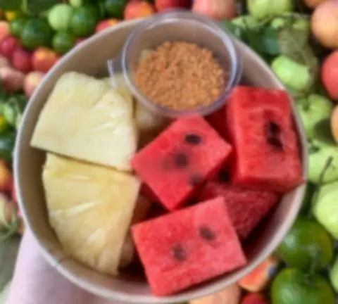 Hình ảnh Hộp mix 250g dưa hấu 250g thơm