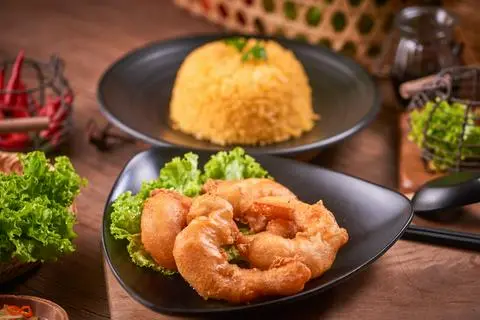 Hình ảnh Cơm tôm chiên giòn