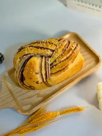Hình ảnh Bánh mì Khoai môn đậu xanh