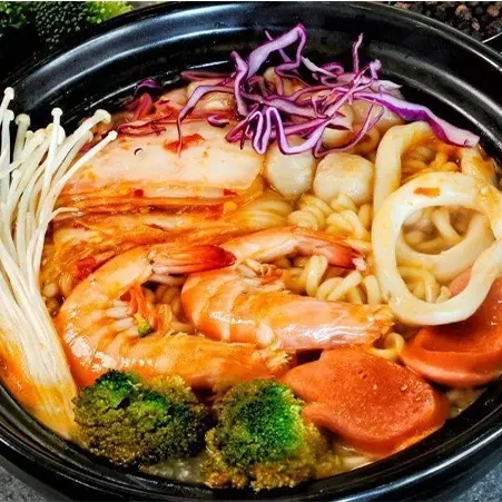 Hình ảnh Mì cay kimchi hải sản