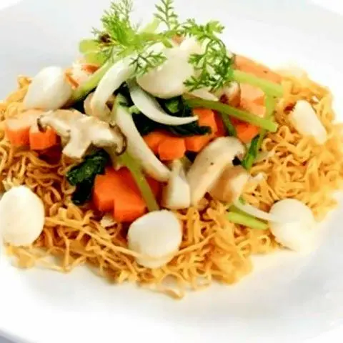 Hình ảnh Mì gói xào nạc gà