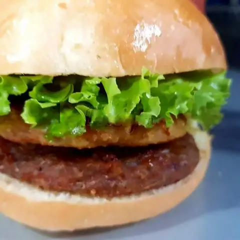 Hình ảnh Hamburger bò miếng + gà miếng
