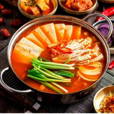 Hình ảnh Kimchi jjigae - lẩu kimchi