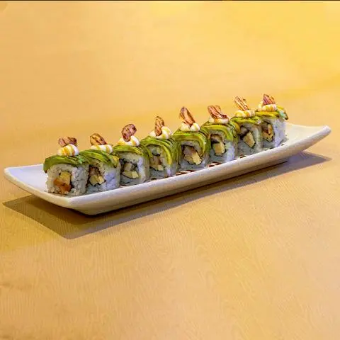 Hình ảnh Maki bơ cuộn cá hồi