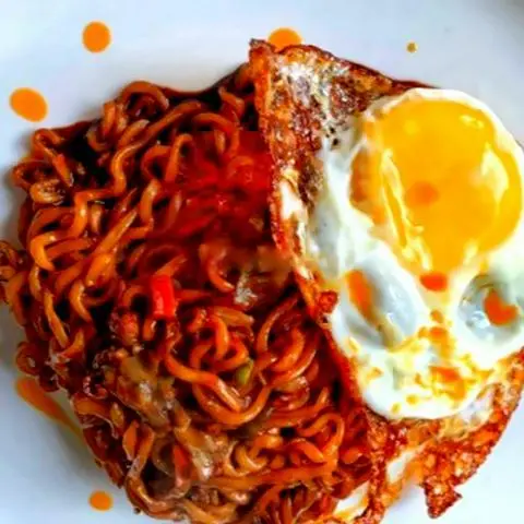 Hình ảnh Mì trộn ốp la
