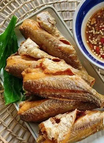 Hình ảnh Khô cá lù đù+Com