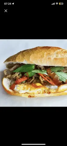 Hình ảnh Bánh mì chả cá ốp la