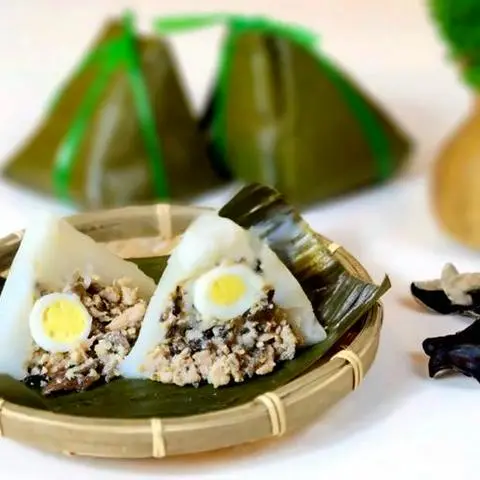 Hình ảnh Bánh giò 2 trứng