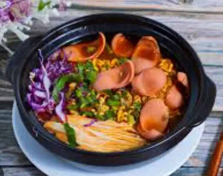 Hình ảnh mì cay xúc xích 