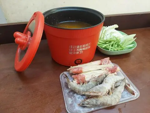 Hình ảnh Lẩu tôm bò 1 người (có đông trùng)