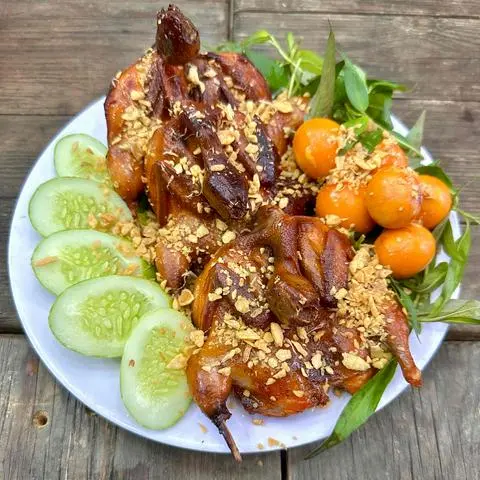 Hình ảnh Combo 5 cút mắm tỏi + trứng non