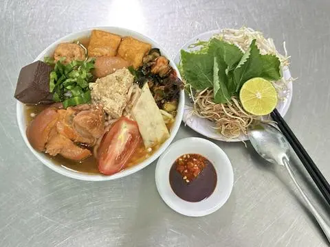 Hình ảnh Bún Riêu Cua Giò Ốc