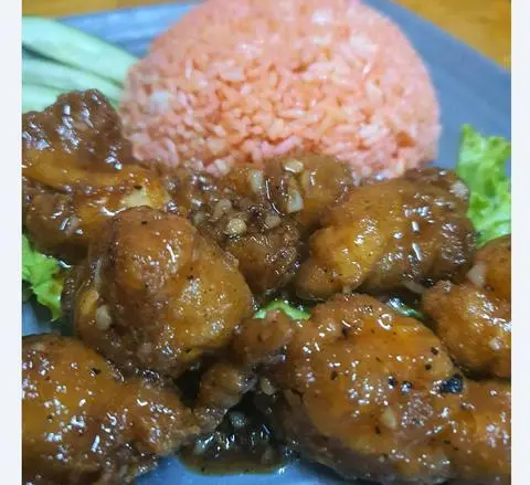 Hình ảnh cơm gà viên mắm tỏi