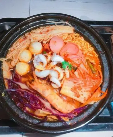 Hình ảnh MÌ CAY TÔM MỰC (ghi cấp độ cay giúp quán)