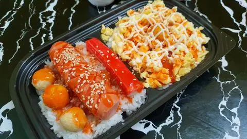 Hình ảnh Cơm Phủ Xúc Xích