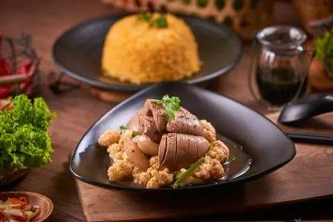 Hình ảnh Cơm cật xào bông cải