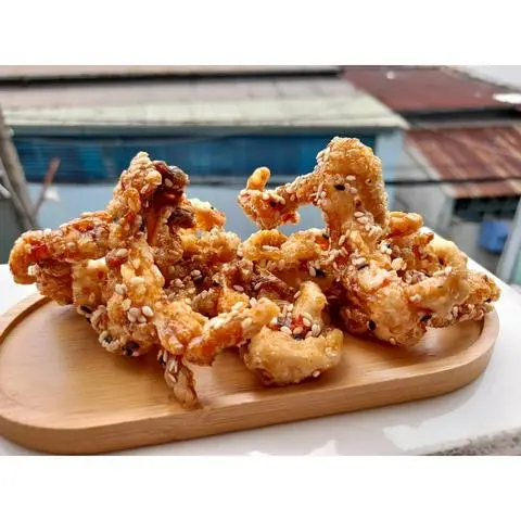 Hình ảnh Chân gà chiên + sốt tụ chọn