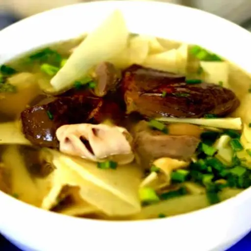 Hình ảnh Canh măng Tiết + Bún