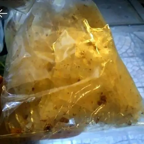 Hình ảnh Combo 5 bịch bánh tráng tỏi trộn khô