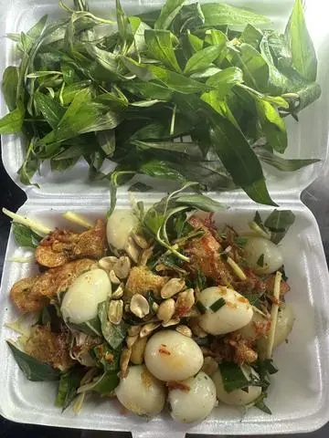 Hình ảnh Da heo trứng cút trộn thập cẩm