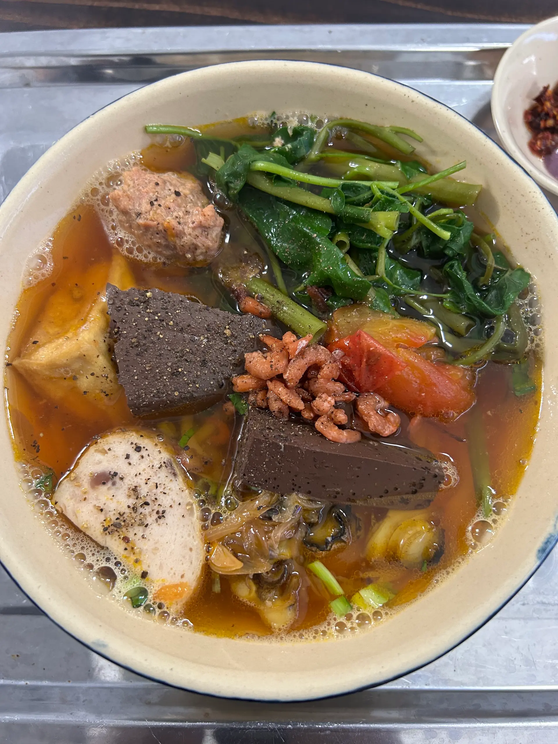 Hình ảnh bánh đa riêu ốc (có bò tái)