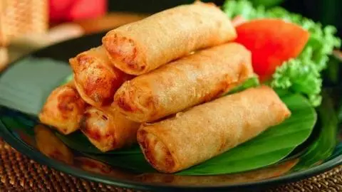 Hình ảnh Chả giò tôm thịt ( 2 cái)