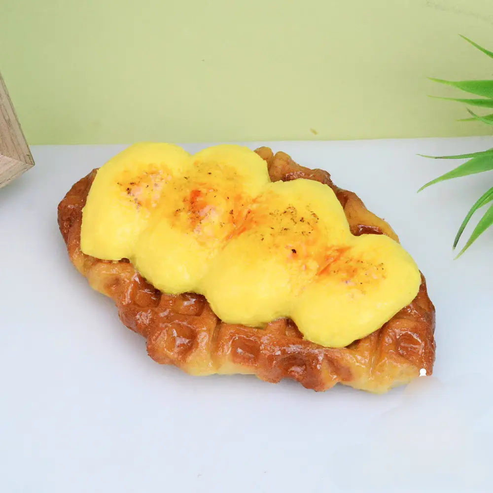Hình ảnh Bánh Waffle Sốt Trứng Muối  - 1/2 Bánh