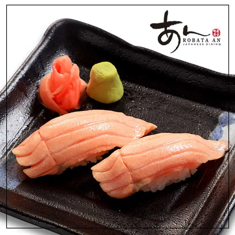 Hình ảnh Grilled Salmon Sushi (2pcs)/Sushi cá hồi khò lửa (2 miếng)