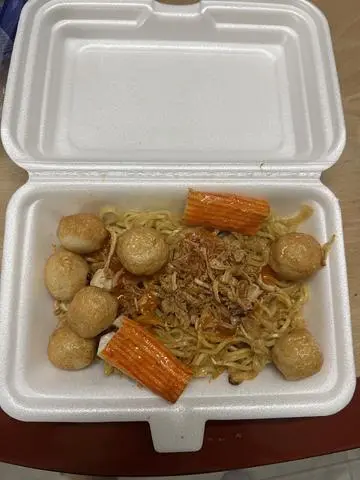 Hình ảnh Mì Indomie (2 gói) trộn Cá Viên + 1 coca