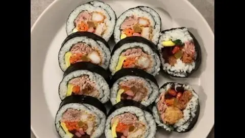 Hình ảnh cơm cuộn bò phô mai 