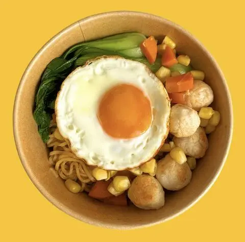 Hình ảnh Mì trộn trứng bò viên