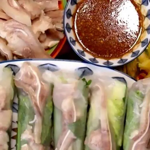 Hình ảnh Tai heo cuốn bánh tráng
