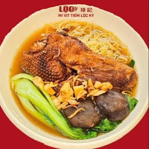 Hình ảnh Mì vịt tiềm nguyên cánh - nước