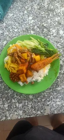 Hình ảnh cơm thập cẩm + đùi gà