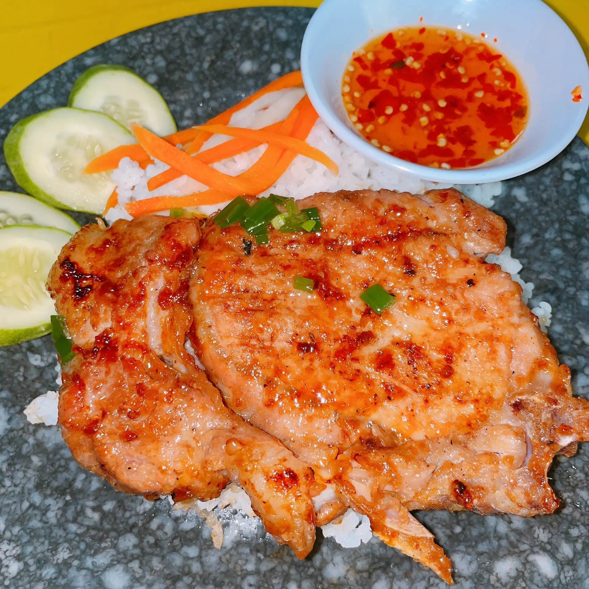 Hình ảnh Cơm sườn miếng to